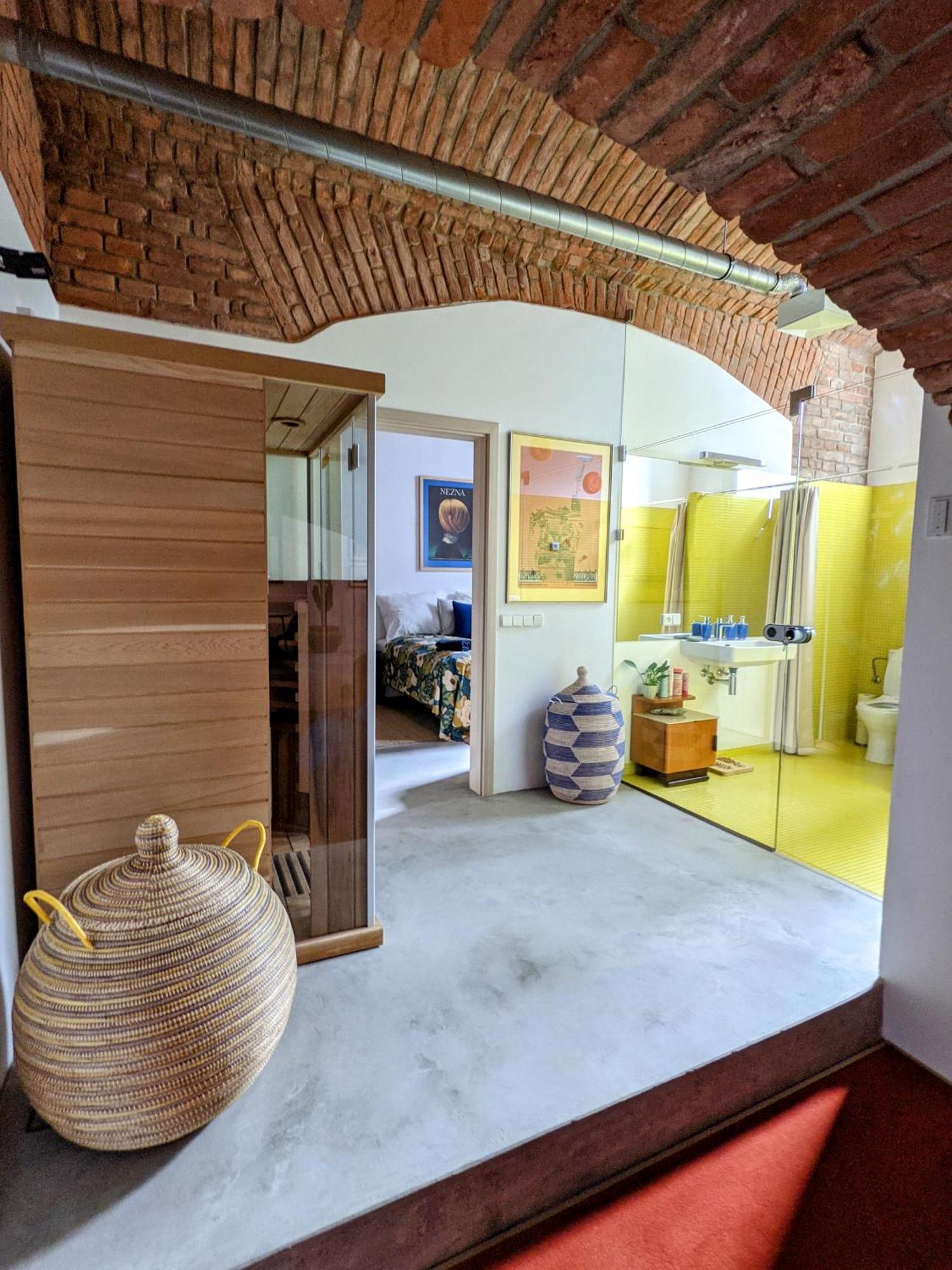 Romantic And Atypical Apartments In Prague'S Montmartre Extérieur photo